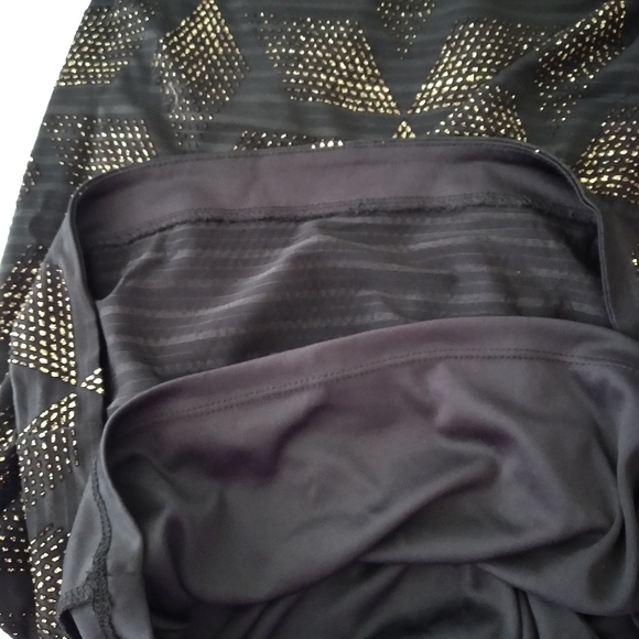 Like New! Vince Camuto Black And Gold Long Sleeve Cocktail Dress - Picture 7 of 13